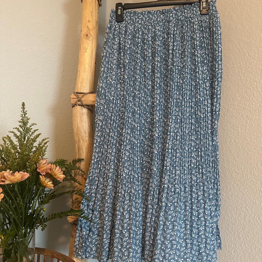 Floral Blue Pleated Skirt